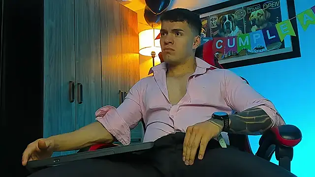 Snapshot of ALPHA_DOMINUS_ chatting on November 24, 2025, 3:17 am ALPHA DOMINUS online show from November 24, 2025, 3:17 am