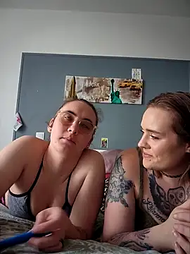 AndHerXO online show from February 26, 2026, 1:44 pm