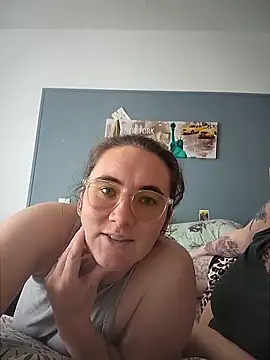 AndHerXO online show from April 2, 2026, 12:56 pm