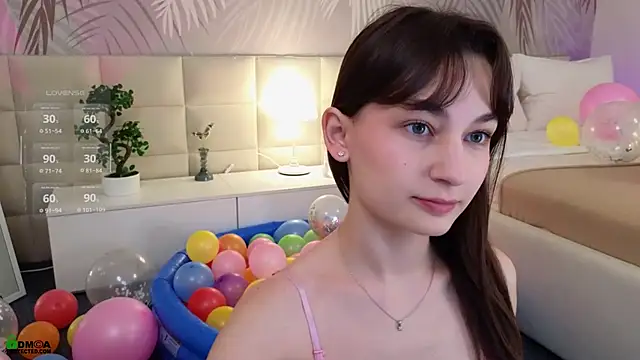 Snapshot of LolaPrise chatting on December 3, 2025, 1:39 am LolaPrise online show from December 3, 2025, 1:39 am