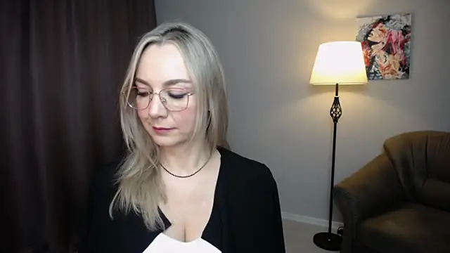 Snapshot of Ava_Elior chatting on November 28, 2025, 10:15 am Ava Elior online show from November 28, 2025, 10:15 am