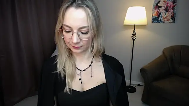 Snapshot of Ava_Elior chatting on November 13, 2025, 10:30 am Ava Elior online show from November 13, 2025, 10:30 am