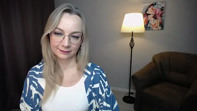 Snapshot of Ava_Elior chatting on November 5, 2025, 10:40 am Ava Elior online show from November 5, 2025, 10:40 am