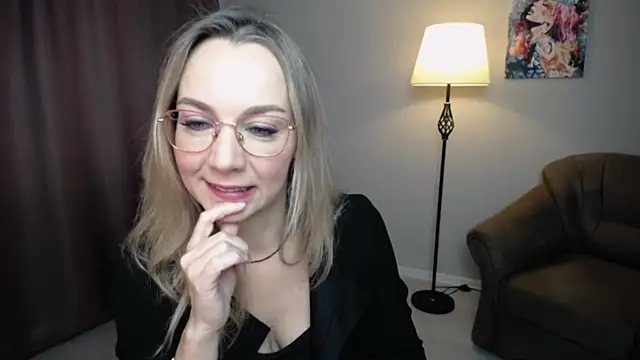 Snapshot of Ava_Elior chatting on November 20, 2025, 9:32 am Ava Elior online show from November 20, 2025, 9:32 am