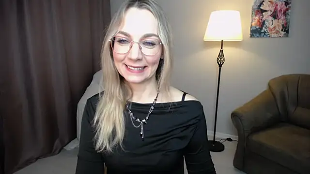 Snapshot of Ava_Elior chatting on November 12, 2025, 10:52 am Ava Elior online show from November 12, 2025, 10:52 am