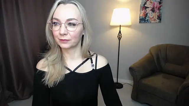 Snapshot of Ava_Elior chatting on January 7, 2026, 9:47 am Ava Elior online show from January 7, 2026, 9:47 am