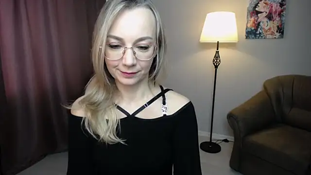 Snapshot of Ava_Elior chatting on November 15, 2025, 10:19 am Ava Elior online show from November 15, 2025, 10:19 am