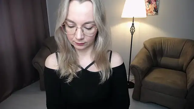 Ava Elior online show from March 27, 2026, 11:33 am