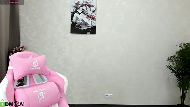 Snapshot of FlirtyAura chatting on October 30, 2025, 12:53 am FlirtyAura online show from October 30, 2025, 12:53 am