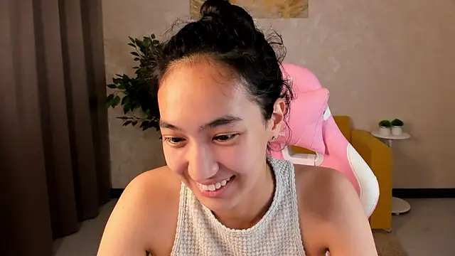 Snapshot of FlirtyAura chatting on July 6, 2026, 3:35 am FlirtyAura online show from July 6, 2026, 3:35 am