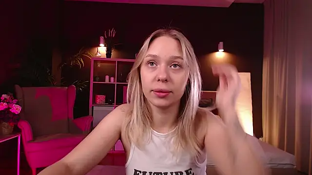 Pooja Hegde online show from September 15, 2025, 1:06 am