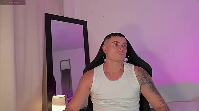 connorsmiith online show from May 16, 2026, 1:48 am