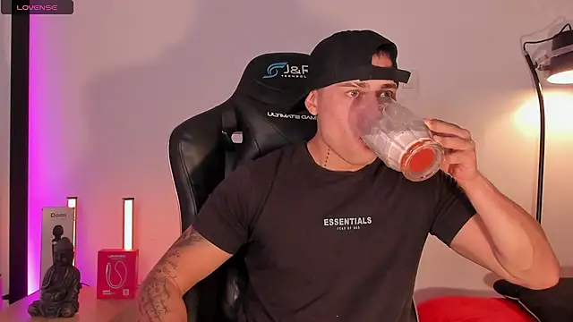 Snapshot of connorsmiith chatting on July 8, 2026, 2:07 pm connorsmiith online show from July 8, 2026, 2:07 pm