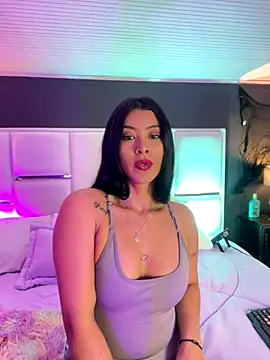 BellaFernandez   online show from October 27, 2025, 12:39 pm