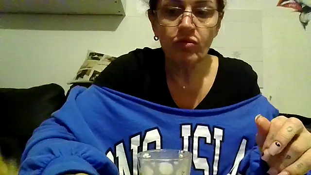 Snapshot of RubyyRosee chatting on December 4, 2025, 6:34 am RubyyRosee online show from December 4, 2025, 6:34 am