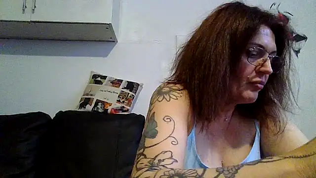 Snapshot of RubyyRosee chatting on May 16, 2026, 1:43 pm RubyyRosee online show from May 16, 2026, 1:43 pm