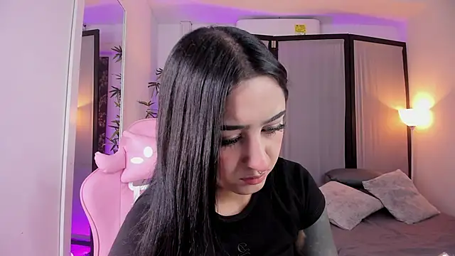 ChloeShade online show from October 31, 2025, 2:46 pm