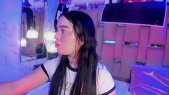 Snapshot of KateLee chatting on October 24, 2025, 4:22 am KateLee online show from October 24, 2025, 4:22 am