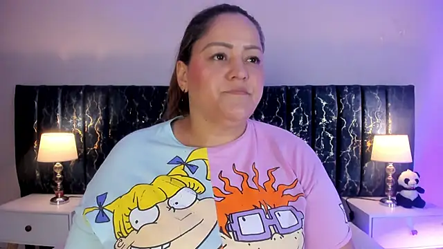 Snapshot of katte_landerr chatting on February 3, 2026, 1:05 pm katte landerr online show from February 3, 2026, 1:05 pm