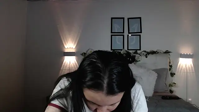 Snapshot of Megan_05_ chatting on November 20, 2025, 6:52 pm Megan 05 online show from November 20, 2025, 6:52 pm