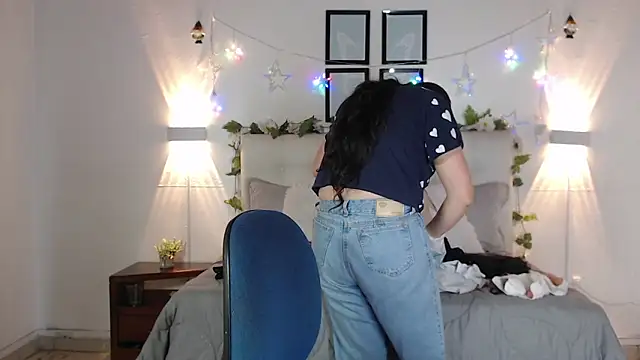 Megan 05  online show from March 10, 2026, 6:34 pm