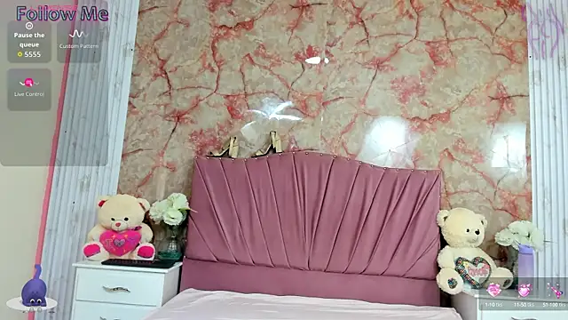 KatySweetas online show from September 12, 2025, 7:13 pm