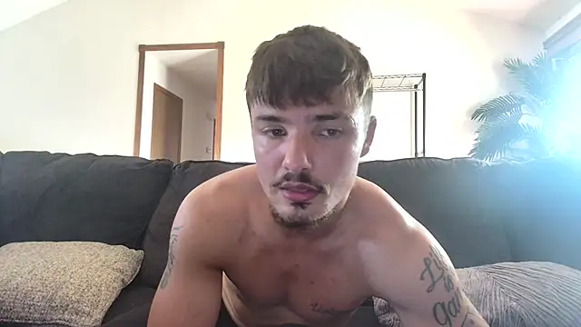 Snapshot of derekmontana2 chatting on July 28, 2026, 10:53 pm derekmontana2 online show from July 28, 2026, 10:53 pm