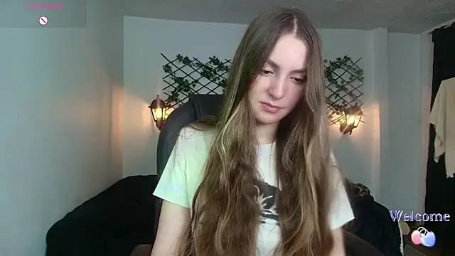 velvet  moon online show from April 2, 2026, 11:22 pm