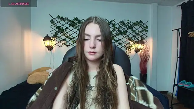 velvet  moon online show from June 1, 2026, 2:17 pm