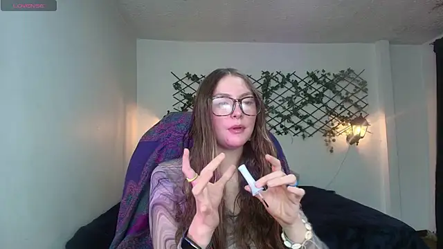 velvet  moon online show from March 31, 2026, 11:51 pm