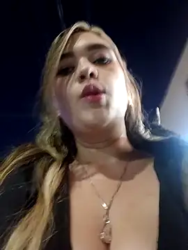 Snapshot of miss_berlyn chatting on April 25, 2026, 11:35 pm miss berlyn online show from April 25, 2026, 11:35 pm