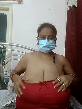 Snapshot of Barna_Love chatting on June 1, 2026, 1:11 pm Barna Love online show from June 1, 2026, 1:11 pm