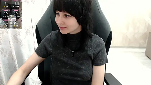 Snapshot of MistyDark chatting on October 17, 2025, 11:45 am MistyDark online show from October 17, 2025, 11:45 am