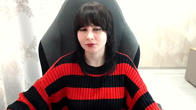 Snapshot of MistyDark chatting on October 9, 2025, 10:27 am MistyDark online show from October 9, 2025, 10:27 am