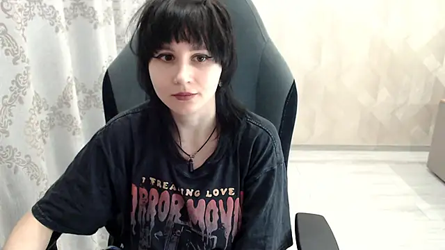 Snapshot of MistyDark chatting on October 14, 2025, 9:32 am MistyDark online show from October 14, 2025, 9:32 am