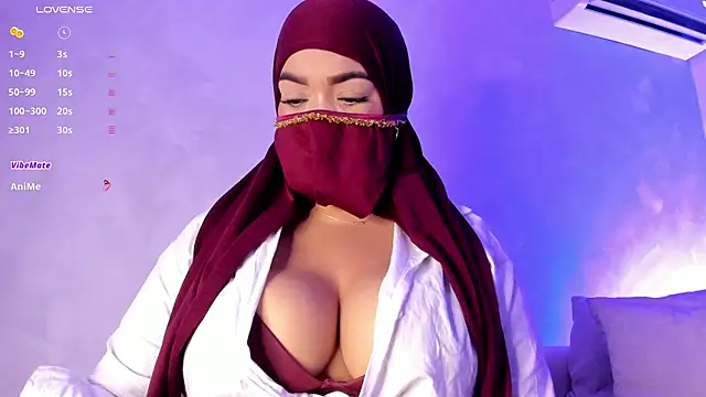 Snapshot of thaira_aly chatting on May 30, 2026, 12:39 am thaira aly online show from May 30, 2026, 12:39 am