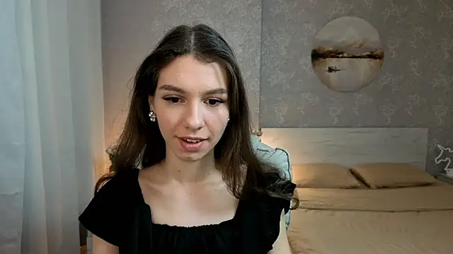 Snapshot of KellyShines chatting on October 7, 2025, 1:01 pm KellyShines online show from October 7, 2025, 1:01 pm