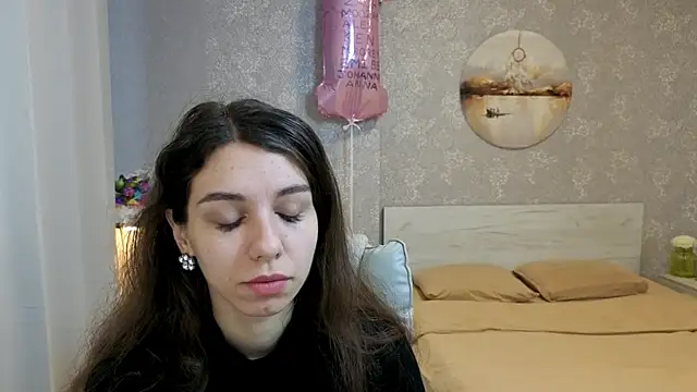 Snapshot of KellyShines chatting on June 27, 2026, 1:06 pm KellyShines online show from June 27, 2026, 1:06 pm