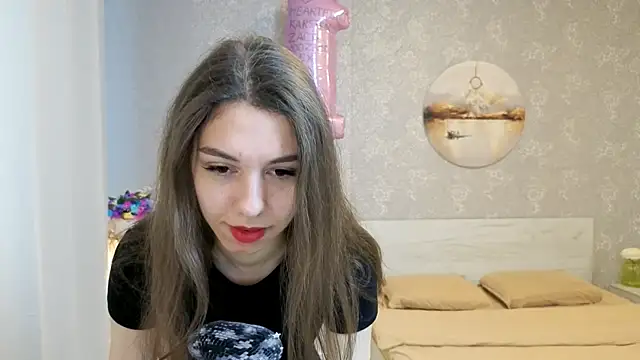 Snapshot of KellyShines chatting on June 18, 2026, 9:25 am KellyShines online show from June 18, 2026, 9:25 am