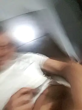 Snapshot of Johan199118 chatting on December 18, 2025, 8:34 pm Johan199118 online show from December 18, 2025, 8:34 pm