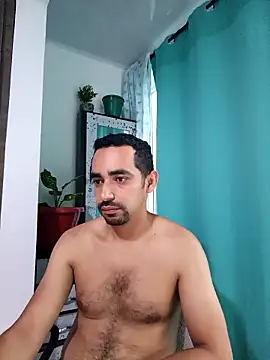 stivenlujan69 online show from January 16, 2026, 10:58 pm