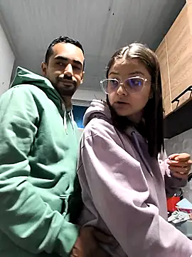 stivenlujan69 online show from November 21, 2025, 1:15 am