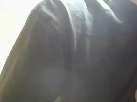 Snapshot of Minh chatting on December 2, 2025, 7:43 am Minh online show from December 2, 2025, 7:43 am