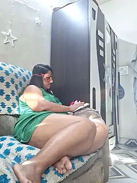 SIMIHOT online show from November 4, 2025, 9:02 am