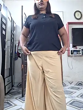 SIMIHOT online show from December 18, 2025, 8:19 am