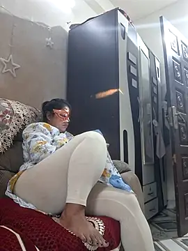 SIMIHOT online show from November 11, 2025, 9:59 am