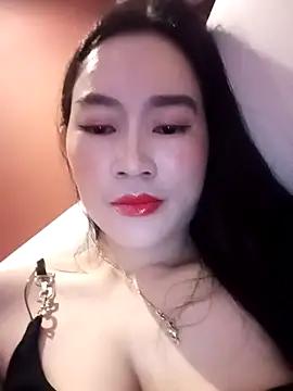 Snapshot of besa4 chatting on December 18, 2025, 2:10 pm besa4 online show from December 18, 2025, 2:10 pm