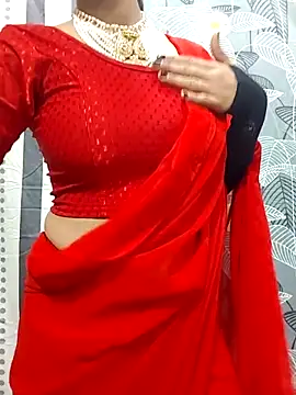 Snapshot of angelcam4 chatting on November 28, 2025, 5:02 pm angelcam4 online show from November 28, 2025, 5:02 pm