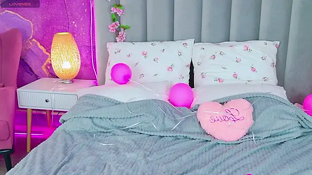 Moon  Bunny online show from February 14, 2026, 5:46 pm