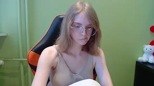 juicyPenny online show from March 30, 2026, 1:23 pm